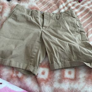 khaki pants